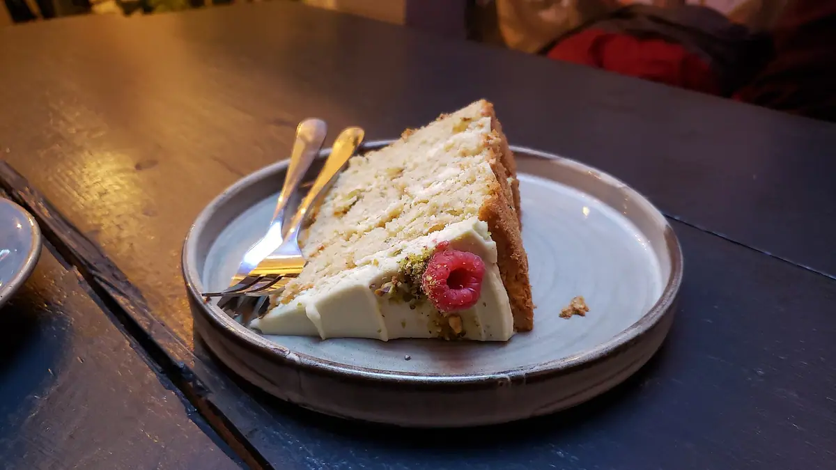 Mmm Cakes – cake shop in Shettleston, Glasgow